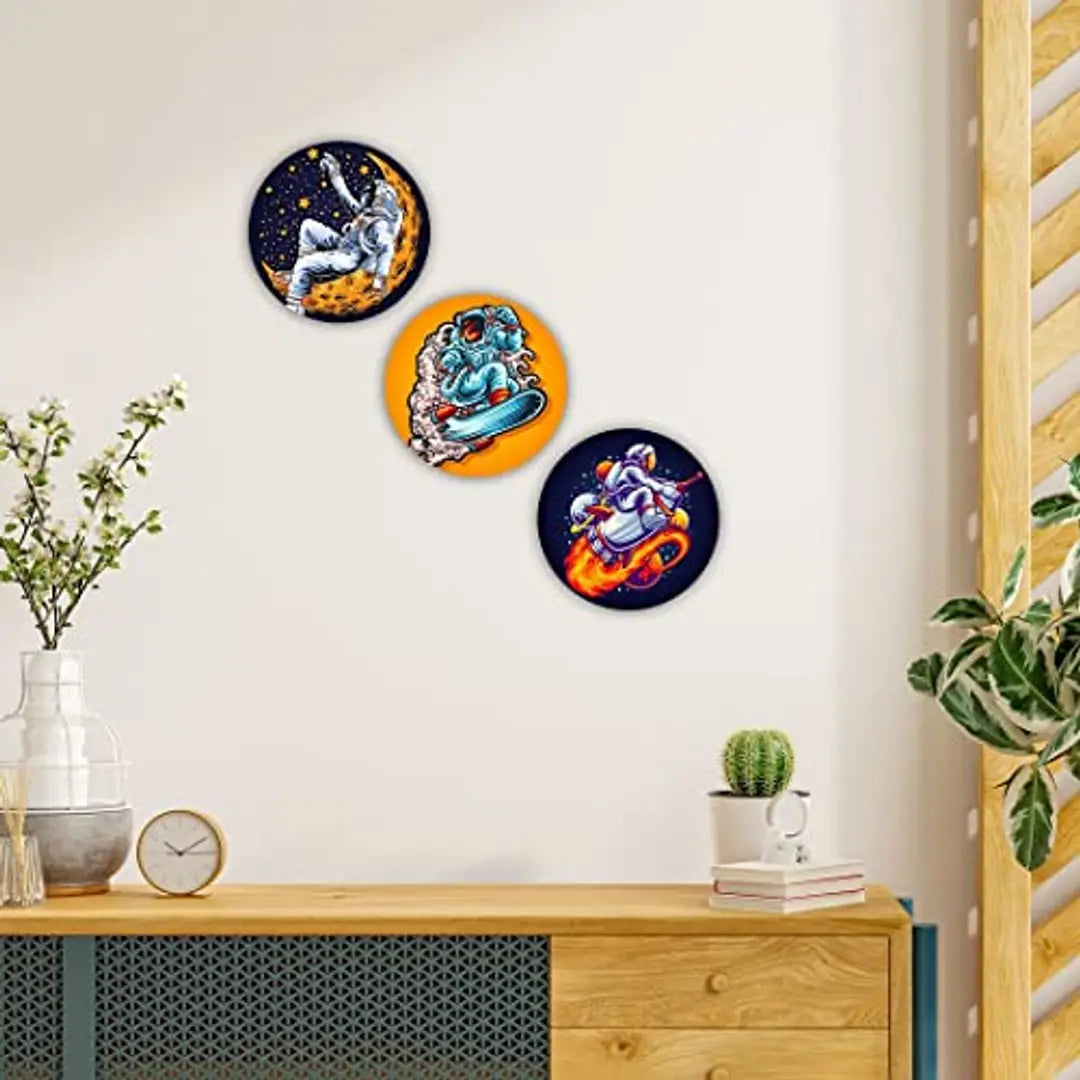 Round Shape Astronaut Rides A Rocket Wooden Print Art MDF 3 pcs for Home Decoration Items Multi (19cmx19cm)